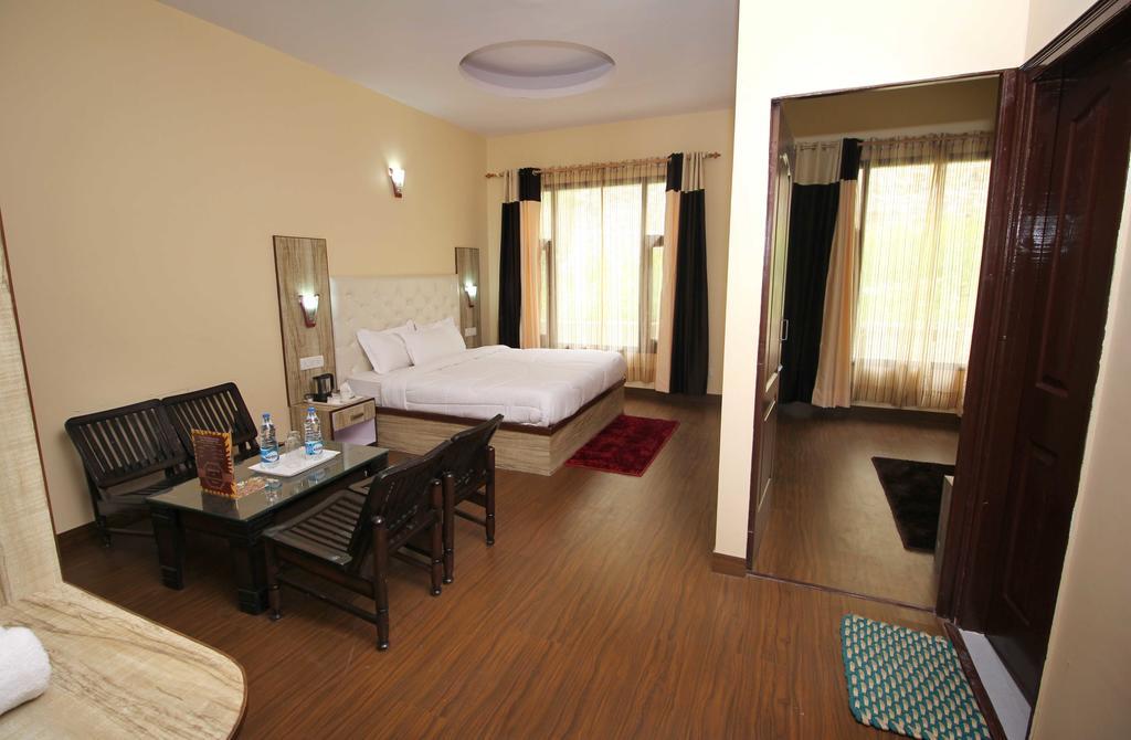 Hôtel The Grand Welcome à Shimla Chambre photo