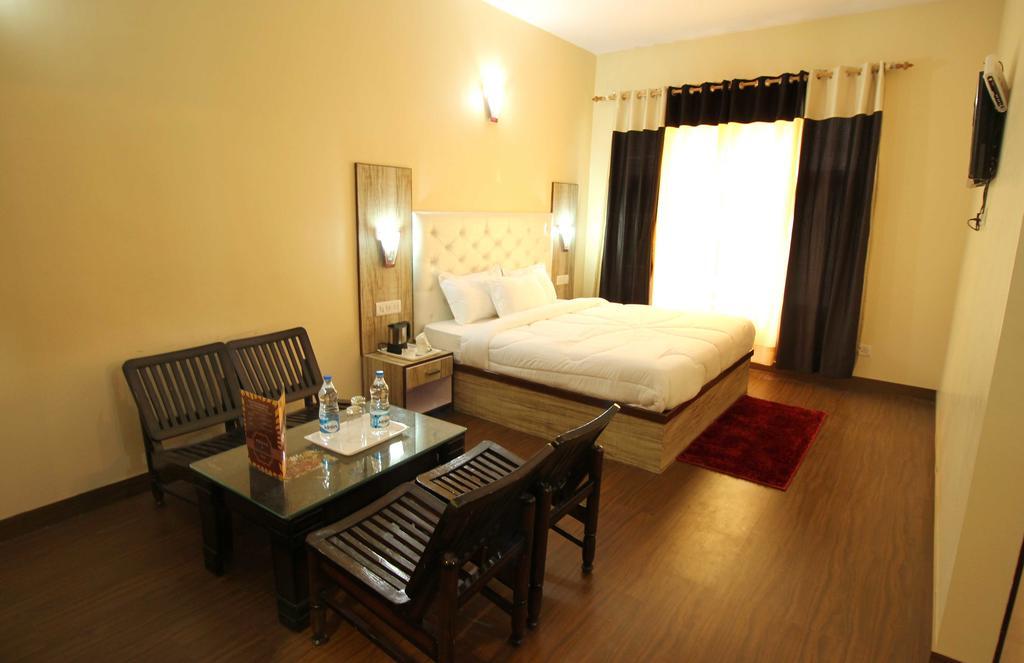 Hôtel The Grand Welcome à Shimla Extérieur photo